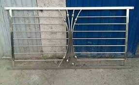 Regular steel is an alloy that is made of both iron and carbon. Pin By Rizzos Cruz On Steel Steel Gate Design Balcony Railing Design Stainless Steel Railing