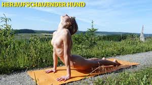 Aber in meiner Gruppe sind leider nur Männer: Ich unterrichte Nackt-Yoga |  Leben & Wissen | BILD.de