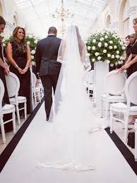 Rochelle and marvin humes have taken to instagram to celebrate their fifth wedding anniversary. Aw The Saturdays Rochelle Humes Looks Back At Her Best Day Ever Wedding To Marvin Before Getting A Kick In The Head Celebsnow
