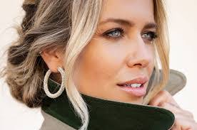 Andrea Putz's Instagram, Twitter & Facebook