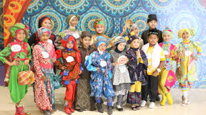 Khan sudah banyak fashion menjelang idul fitri ini, koleksi busana muslim anak yang ada di toko mereka sudah bertambah banyak. G O W Surabaya Adakan Lomba Fashion Busana Muslim Etnik Anak Anak Reborn Project Media