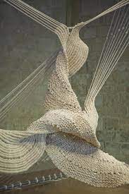 Art De Postguerra Sobre Tapis I Macrame De La Ma D Aurelia Munoz In 2021 War Art Weaving Loom Diy Textile Art