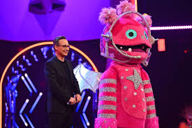The masked singer's panel named dynamo, i'm a celebrity's joe swash, this morning's gino they described the thought of going onto the masked singer stage as terrifying, before saying that you. The Masked Singer 2021 Diese 5 Promis Sollen Dabei Sein Gala De