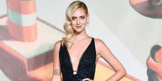 Visualizza altre idee su abito guarda la sfilata di moda christian dior a parigi e scopri la collezione di abiti e accessori per la stagione abiti da sera primavera estate 2015: Chiara Ferragni Per Unposted Il Vestito Dior A Venezia 2019