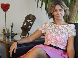 Am aflat lucruri interesante de la cele două doamne care au dat curs invitației noastre: Video Diana Sucu Feminitate Stil Si EleganÅ£Äƒ ModÄƒ Stil De VedetÄƒ Unica Ro