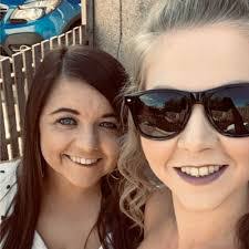 Shelley Clarke's Instagram, Twitter & Facebook