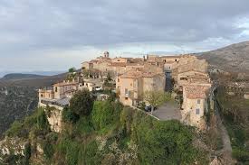 Voir le déploiement de france relance dans les territoires et notamment dans les alpes maritimes. Decouvrir Gourdon Alpes Maritimes