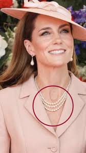 So sweet smile Princess Charlotte 😇