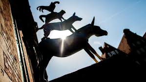 Ämter, dienstleistungen und formulare der öffentlichen verwaltung in bremen sowie amtliche informationen findet ihr im bürgerservice. Ausstellung Uber Bremer Stadtmusikanten Die Tiere Aus Dem Klischee Heben Archiv