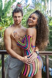 Soraya Terremoto em Fuzuê, Heslaine Vieira diz que venceu o medo, gerado  pelo racismo, de se mostrar sensual