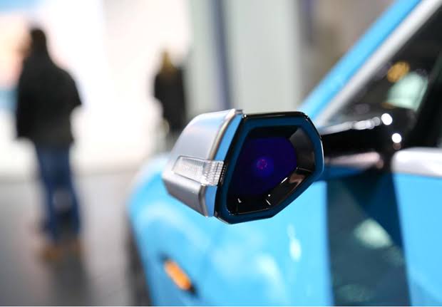Camera gương ô tô ngày càng được ưa chuộng nhờ tích hợp nhiều công nghệ hỗ trợ lái xe
