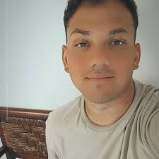 Vía Marcelo Lamberti: Javier Favarel, un volante central de la divisiones  inferiores de Estudiantes de La Plata, está en carpeta en caso de que no  sigan Alderete y Méndez. http://www.youtube.com/watch?v=hiGTwQDhYPo