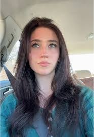 Danielle Mclean's Instagram, Twitter & Facebook