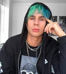 In fact, in 2018, he told tubefilter that his dad is a hairdresser, so hairstylist and youtube star brad mondo published a video on his youtube channel in 2018 simply. Pin On People