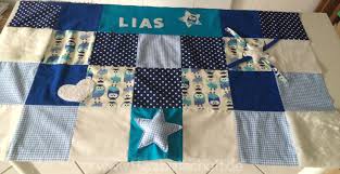 Triangle baby quilt naeh anleitung babydecke mit dreieck. Diy Patchwork Krabbeldecke Mit Erlebnisfeldern Nahen Herzelei De