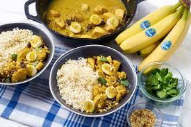 Coconut curry chicken is a healthy dinner that's packed with flavor. Indian Chicken Curry With Chiquita Banana Cauliflower And Spinach Recipe Indian Chicken Curry Recipe Peanut Curry Banana Curry