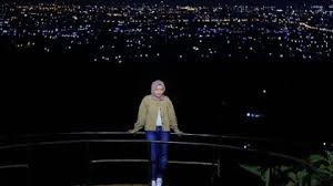 Gambar langit malam dengan bintang koleksi gambar hd sumber : 25 Gambar Pemandangan Indah Malam Hari Paling Populer Lingkar Png