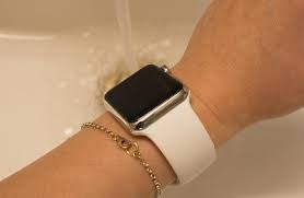 If you have a leather band, detach it from your apple watch. Some Apple Watch Users Experiencing Sticky Digital Crown Apple Suggests Water Rinse To Fix Macrumors