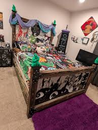 I just wanted to shout out again how amazing it was of our brother Matthew  Grimley and our parents Teresa Grimley & Edward Grimley to make us a custom  bedroom set THE