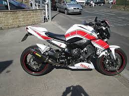 Black And Gold Motorcycle Wrap Yamaha Fz1 N 2007 57 Kenny Roberts Rep Jpg 400 300 Motos Esportivas Motos Auto