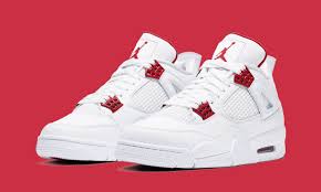 This style, with its signature netting, has been updated in countless colorways. Bald Kommt Der Nike Air Jordan 4 Retro Metallic Red