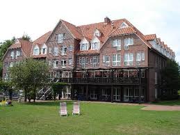 Lovely traditional setting inside and a decent sized beer garden with views of the park. The Royal Inn Park Hotel Fasanerie Bewertungen Fotos Preisvergleich Neustrelitz Tripadvisor