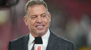 Troy Aikman suffers technical malfunction during ESPN MNF as commentator  struggles to locate Vikings star