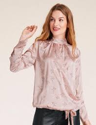 Parmi les nombreux thèmes qui se proposent à vous se trouve la soirée blanche. Quelle Tenue Pour Une Fete D Anniversaire Les Confidences D Helline