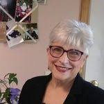 Beverley Dowling's Instagram, Twitter & Facebook