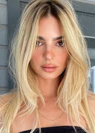 Emily ratajkowski has never released an album, but she's gone platinum. Emily Ratajkowski Divides Fans With New Platinum Blonde Hair Who Magazine