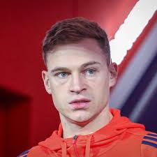 FC Bayern gegen VfL Wolfsburg jetzt im Liveticker: Wer ersetzt Kimmich in der Bayern-Zentrale?