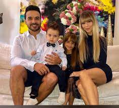 The love story between águeda lópez and luis fonsi was consolidated when they married in september 2014, according to the portal chic, in a colorful and romantic ceremony in a california vineyard. What Exes Luis Fonsi And Adamari Lopez Have Said About Each Other People En Espanol
