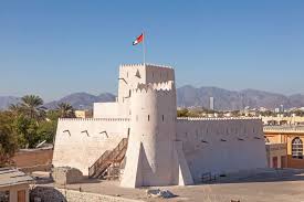 Abu dhabi está coordinando sus esfuerzos para invertir sus ganancias de hidrocarburos en extraer más energía de sus fuentes renovables. Visitar Os Emirados Arabes Unidos Ferias Nos Eau Em 2021