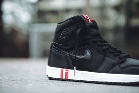 Air jordan jumpman to tongue. Sneaker Myth On Twitter The Air Jordan 1 Retro High Psg Is Dropping At Select Retailers In One Hour Https T Co Eomc5pddln Expect To See A Nike Sneakrs Drop Later Today Est 4pm