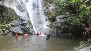 Berikut tempatwisataseru rangkum daftar curug di yogyakarta yang bisa anda jadikan tempat liburan. Air Terjun Ulu Tampit Di Latto Charok Youtube