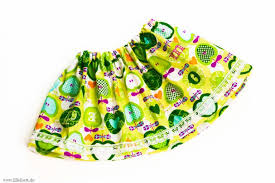 Das erste puppenkleid, was ich je genäht habe, war ein schlupfkleid. Puppenkleidung Nahen Einen Rock Nahen Fur Puppen Kostenlose Anleitung Freebook Lillelutt Puppenkleider Nahen Puppen Kleidung Nahen Puppenkleidung