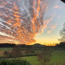 Homesweethome Ein Fantastischer Himmel Am Vorletzten Tag Des Jahres Home Zuhause Relaxtime Djhomestudio Beatpoet Homewith In 2020 Celestial Sunset Outdoor