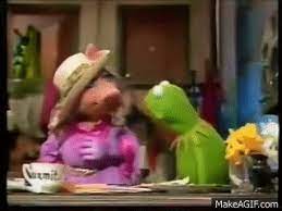 Pin By Nina On Miss Piggy Miss Piggy Funny Gif Piggy