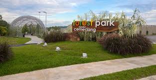 I went to have a look at today's mall at ulu tiram, but outside there was a market. Bandar Cemerlang