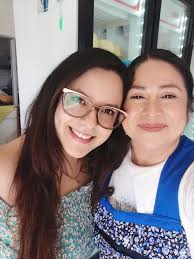 Hoy tuve la oportunidad de ser visitada por la talentosa Ale Jael Garcia.  Una chica que se atrevió a seguir su sueño e ir a la CDMX. Es una de mis  amigas