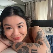 Donna Searles's Instagram, Twitter & Facebook