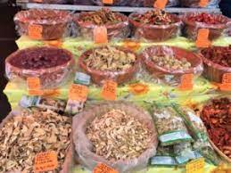 So wie auch in anderen ländern entwickeln sich in italien hotspots mit höheren infektionszahlen und gegenden, in denen es deutlich weniger neuinfektionen und fälle gibt. Luino Am Lago Maggiore Ausflug Zum Markt Am Mittwoch Die Bunte Christine