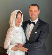 وحضر الافتتاح كل من الفنانة هنا شيحة وزوجها الفنان أحمد فلوكس، والفنانة حلا شيحة ومايا شيحة وزوجها ورشا شيحة وزوجها، والفنان عزت العلايلي والدكتور محمود العلايلى رئيس حزب. Ø­Ù„Ø§ Ø´ÙŠØ­Ø© ØªØªØºØ²Ù„ ÙÙŠ Ù…Ø¹Ø² Ù…Ø³Ø¹ÙˆØ¯ Ø§Ù„Ø­Ø¨ ÙƒÙ„Ù‡ ÙˆØ£Ø­Ù† Ø²ÙˆØ¬ Ù…Ø¬Ù„Ø© Ø³ÙŠØ¯ØªÙŠ
