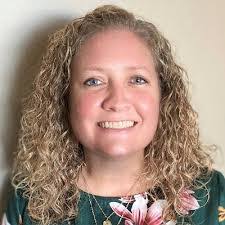 Kellie Rapp's Instagram, Twitter & Facebook