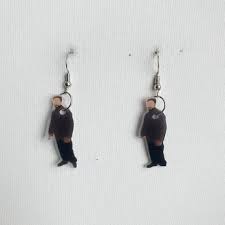 It cames from the video what makes robert pattinson curls up in a foetal position ? Robert Pattinson Rob Meme Kitchen Dangle Earrings Actor Etsy In 2021 Robert Pattinson Earrings Robert Pattinson Kitchen