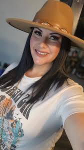 Rocking a new country look! Thanks Amanda Jones-Correira for all the tips!  I hope I made you proud