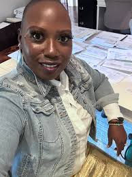 Happy Birthday Ebony Gray!! I know you as Kini, cousin, and pretty lady!! I  pray that God will continue to bless and keep you for many many more years  to come. May