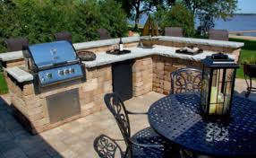 the top 10 benefits of an outdoor kitchen