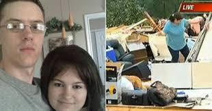 Tornado tuhosi pariskunnan kodin