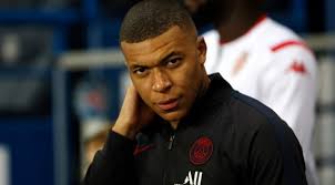 Мбаппе килиан / mbappé kylian. Travma Kiliana Mbappe Igrok Pszh Plachet I Hodit Na Kostylyah Foto Telekanal Futbol